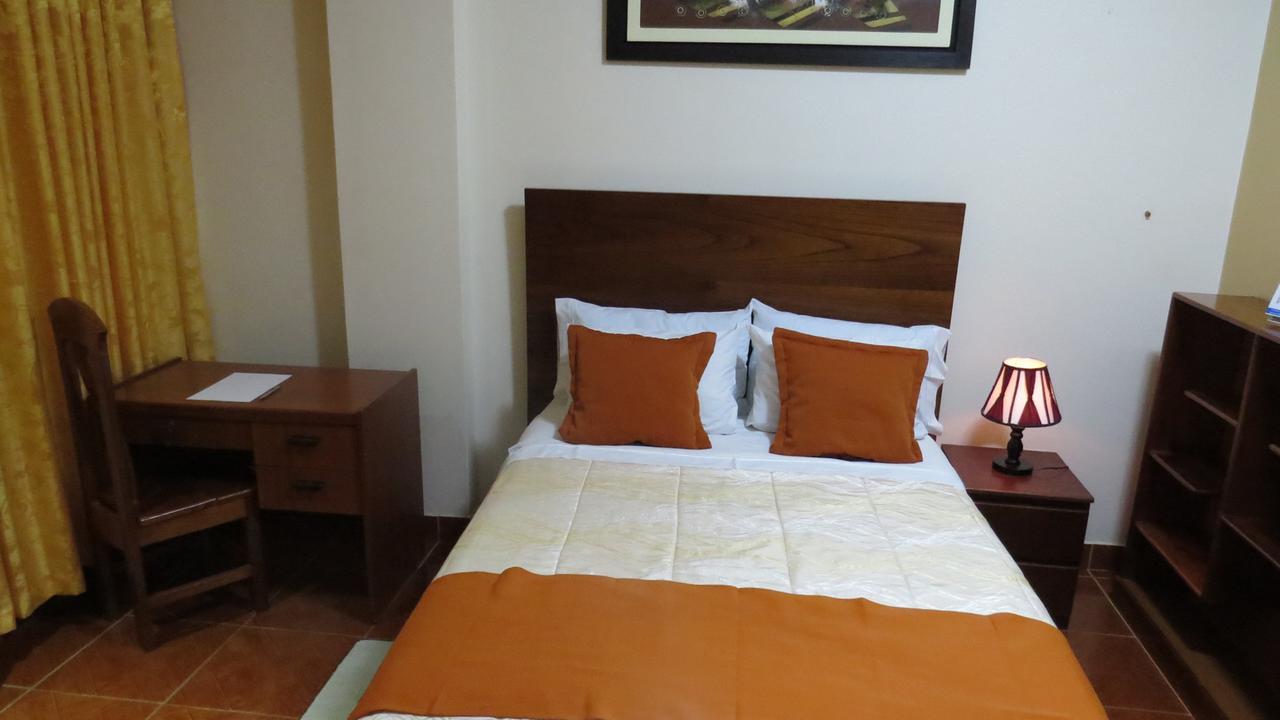 Victtorios Hotel Satipo Екстер'єр фото