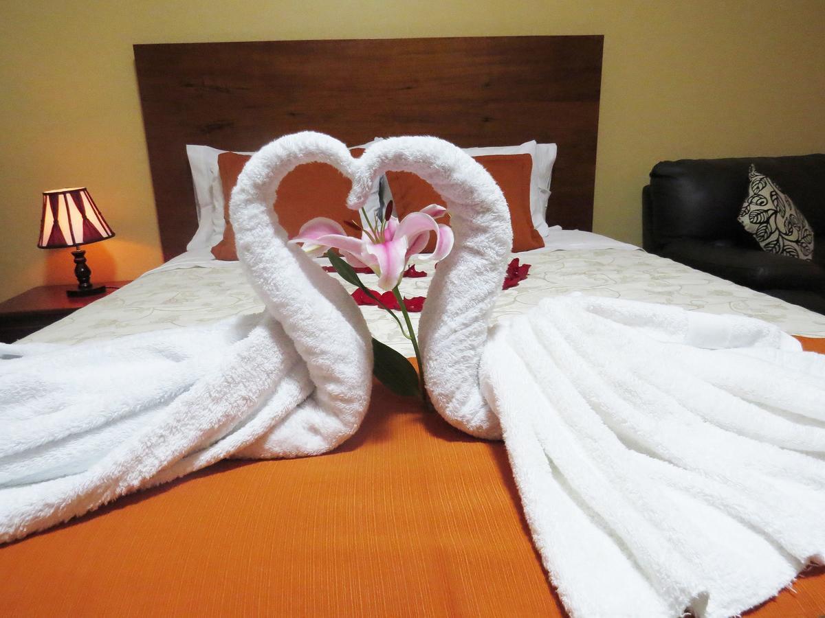 Victtorios Hotel Satipo Екстер'єр фото